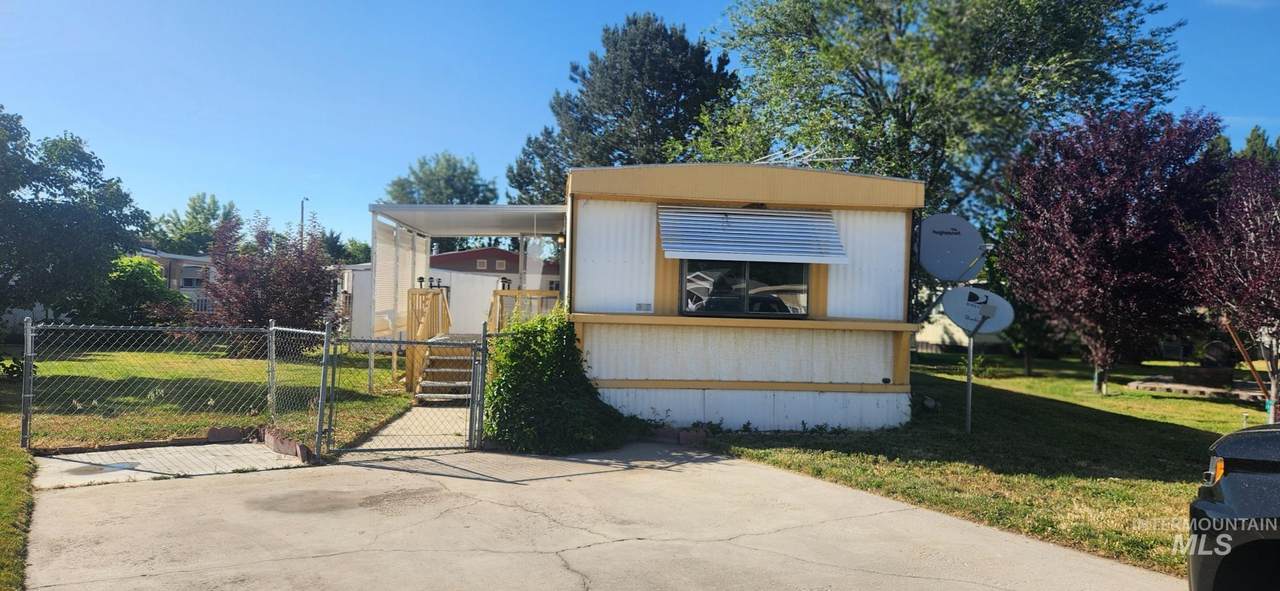 700 Fairview - Photo 1