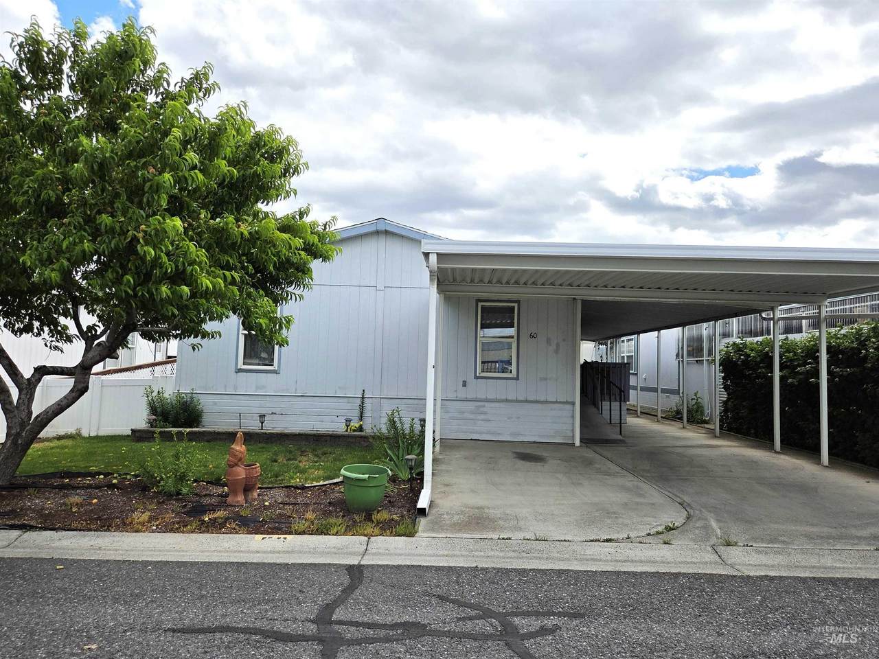 2115 6th - Photo 1