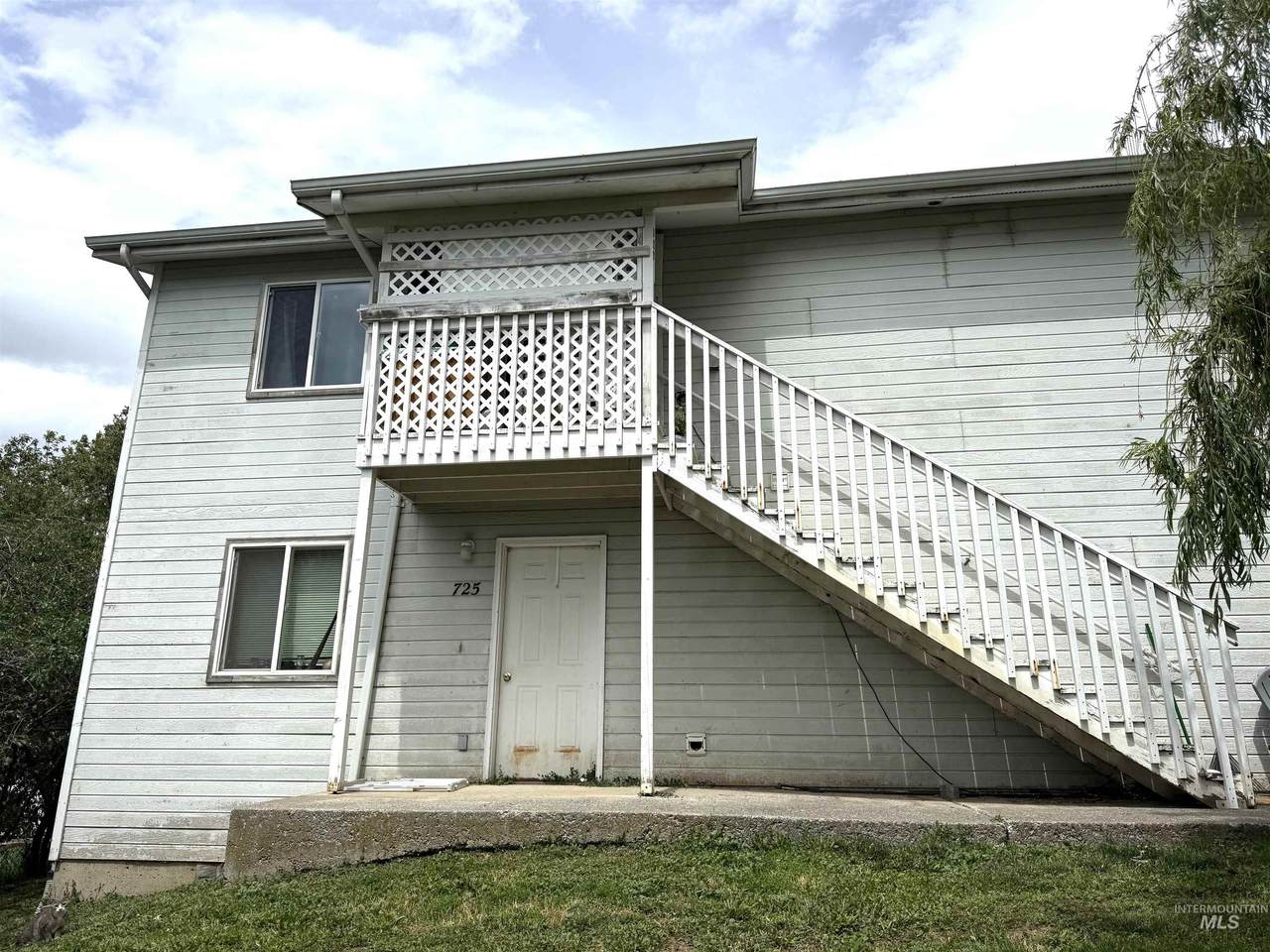 725 / 727 Brent Dr. - Photo 1