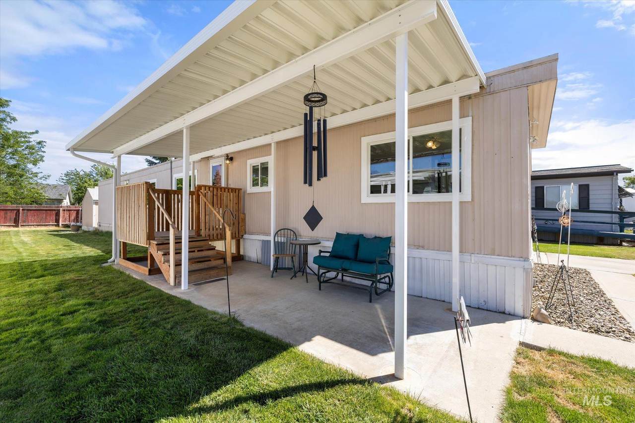 227 Silver City Dr - Photo 1
