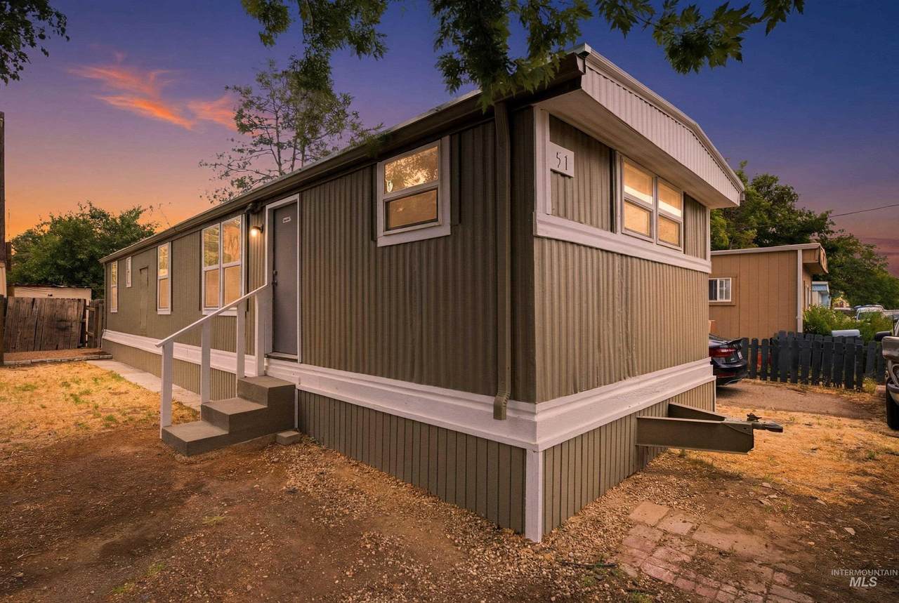 6728 Fairview - Photo 1