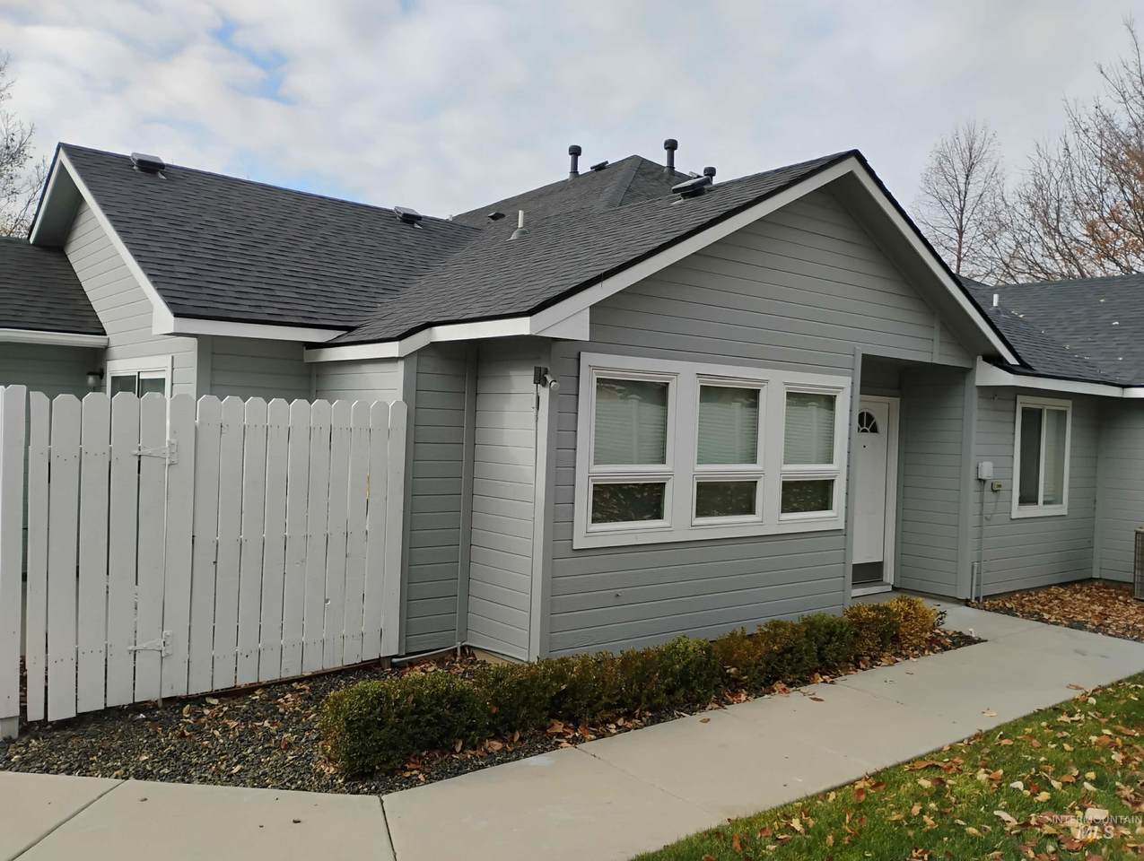 8856 Candleston Ln - Photo 1