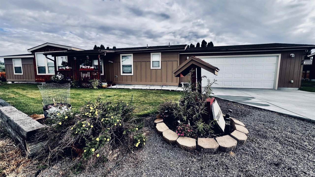 910 Moonglo Rd - Photo 1