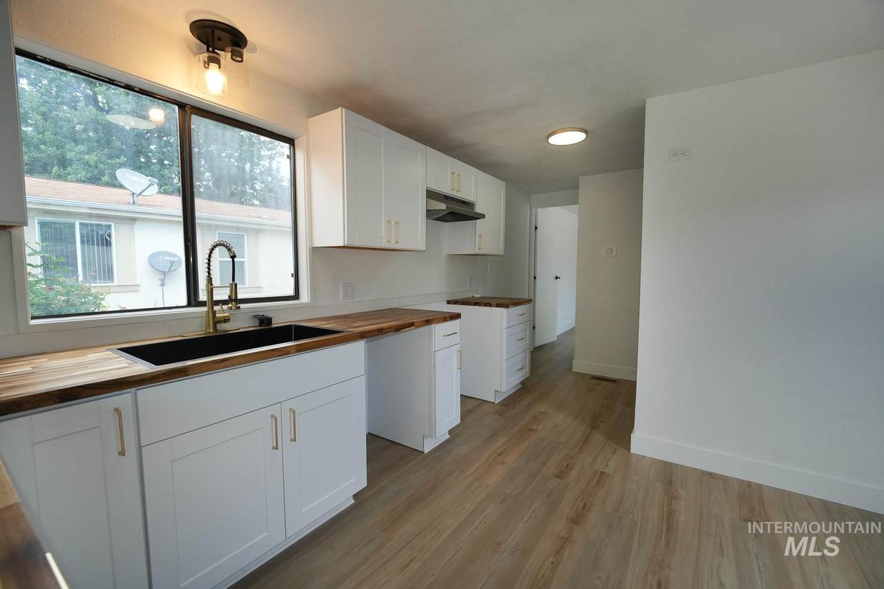 7826 Manassas Ln - Photo 1