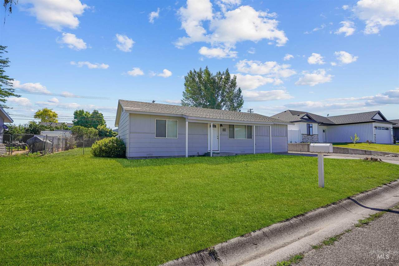 2941 Almo Ave, - Photo 1