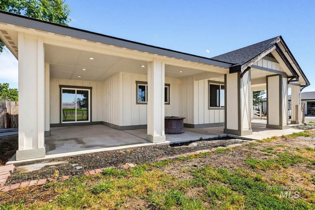 2588 Market Rd - Photo 1
