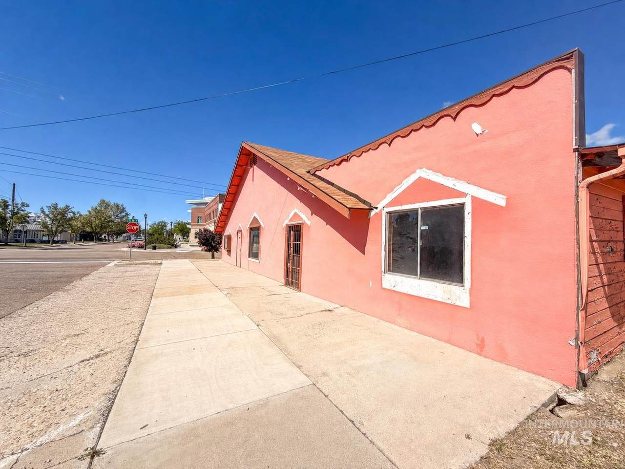824 1st St South - Photo 1