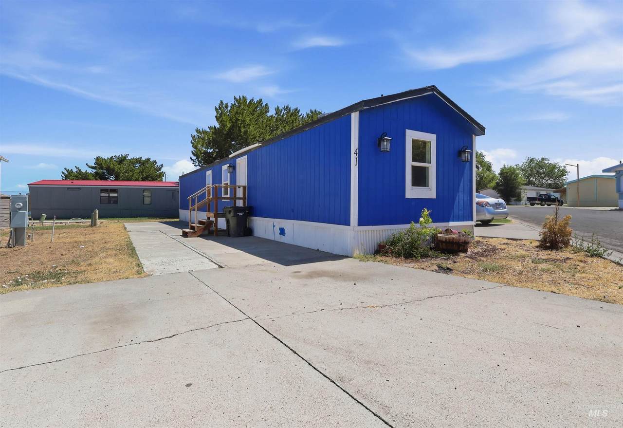33 Manor Drive - Photo 1