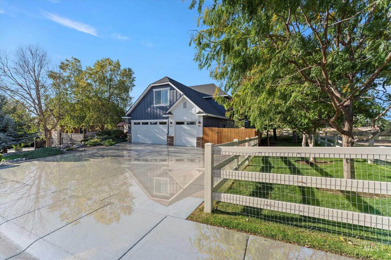 507 Triumph Dr - Photo 1