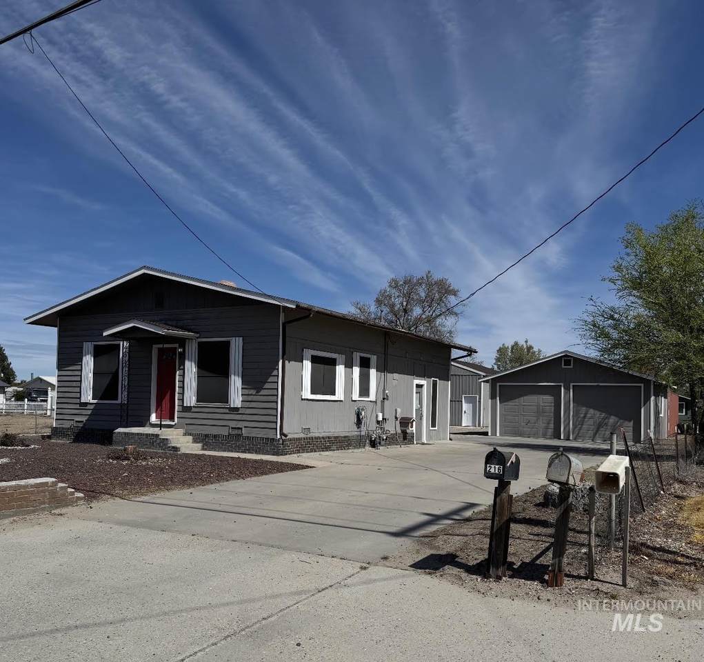 216 Whitley Dr - Photo 1