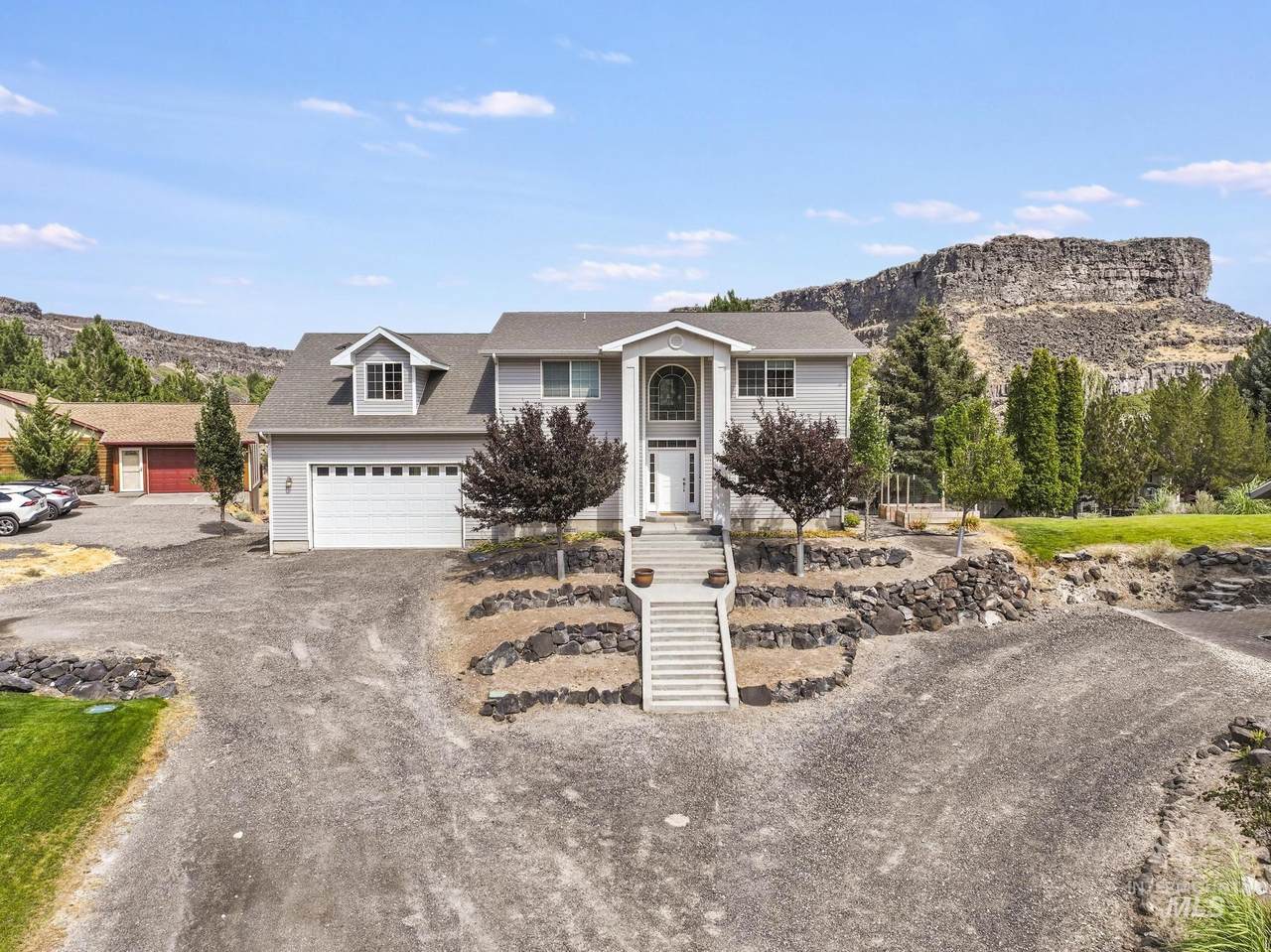 726 Falls View Dr - Photo 1