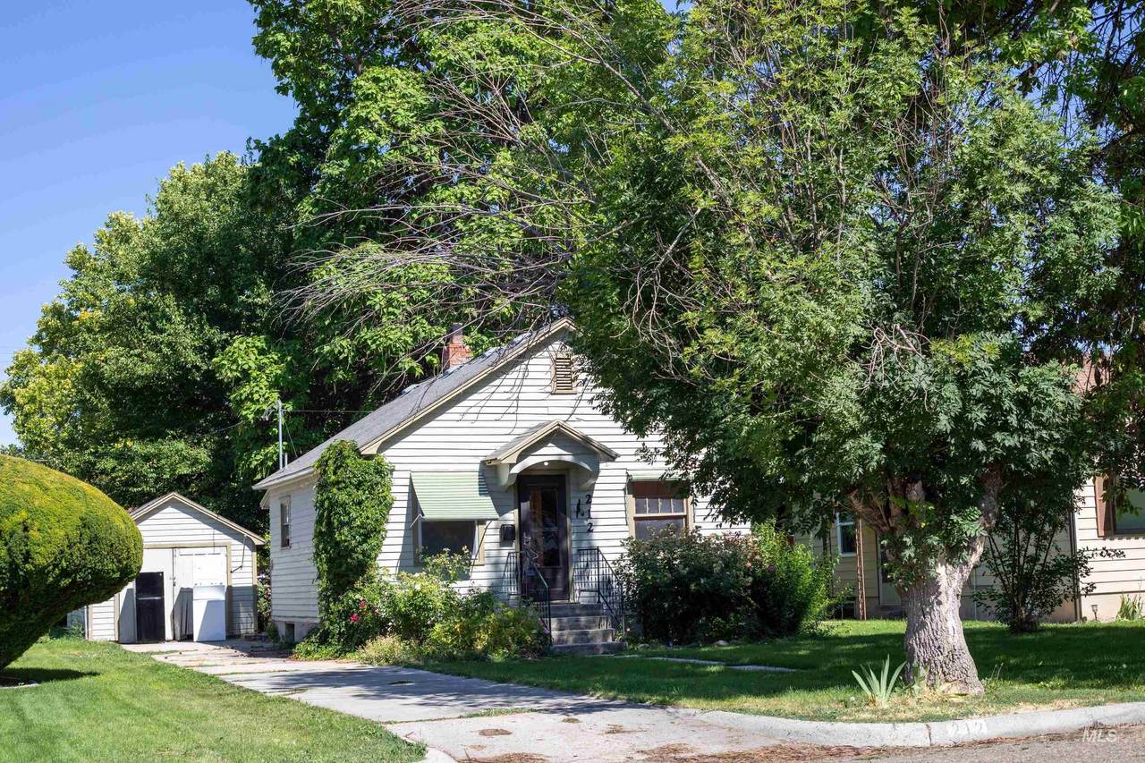 212 Locust St - Photo 1
