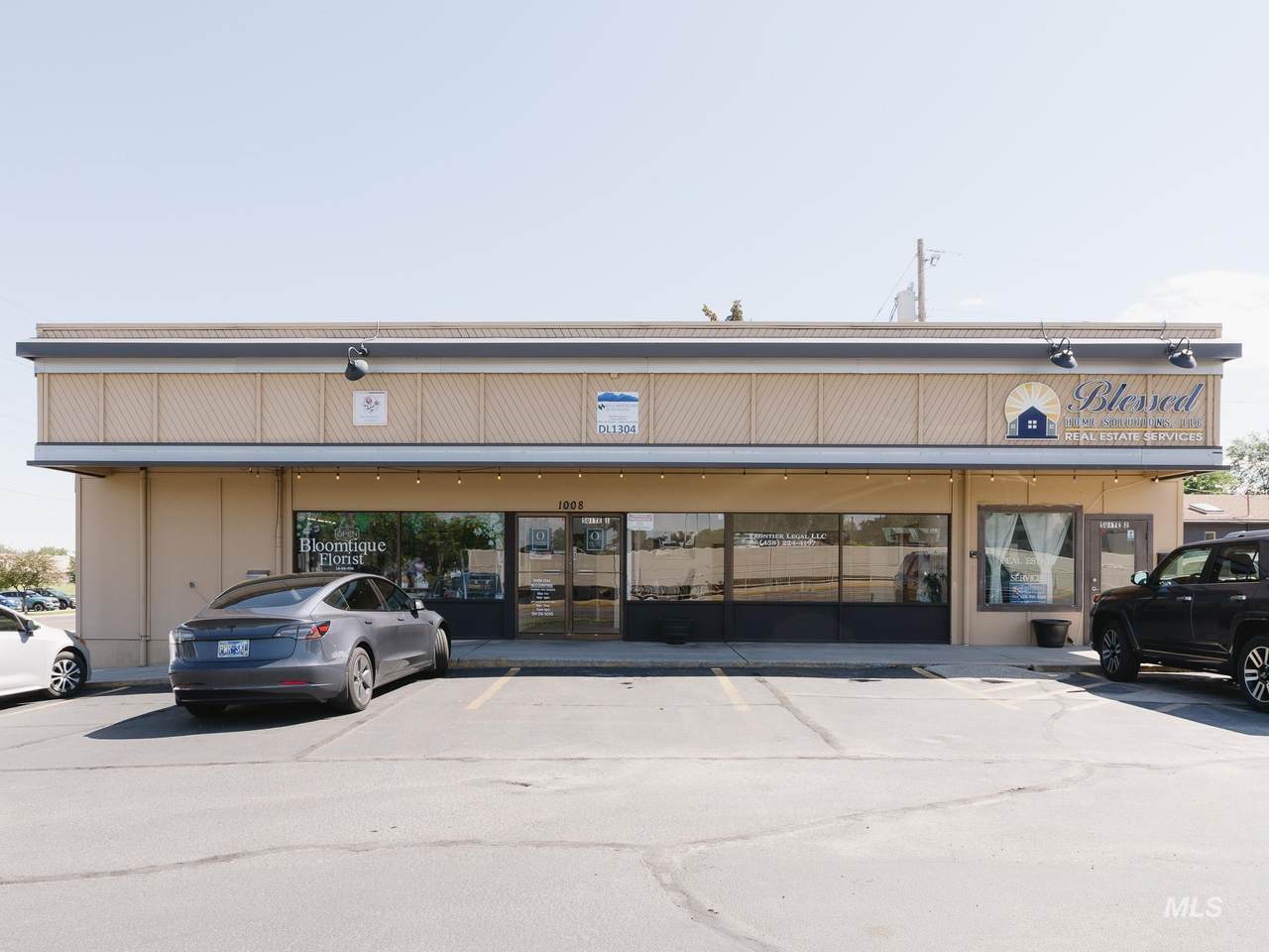 1008 4th Ave - Photo 1