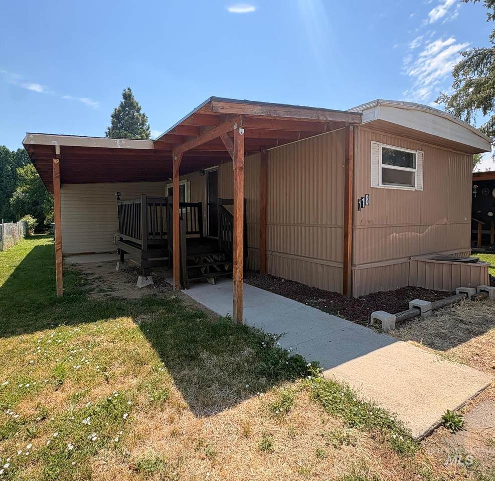 1410 W Flamingo Ave - Photo 1