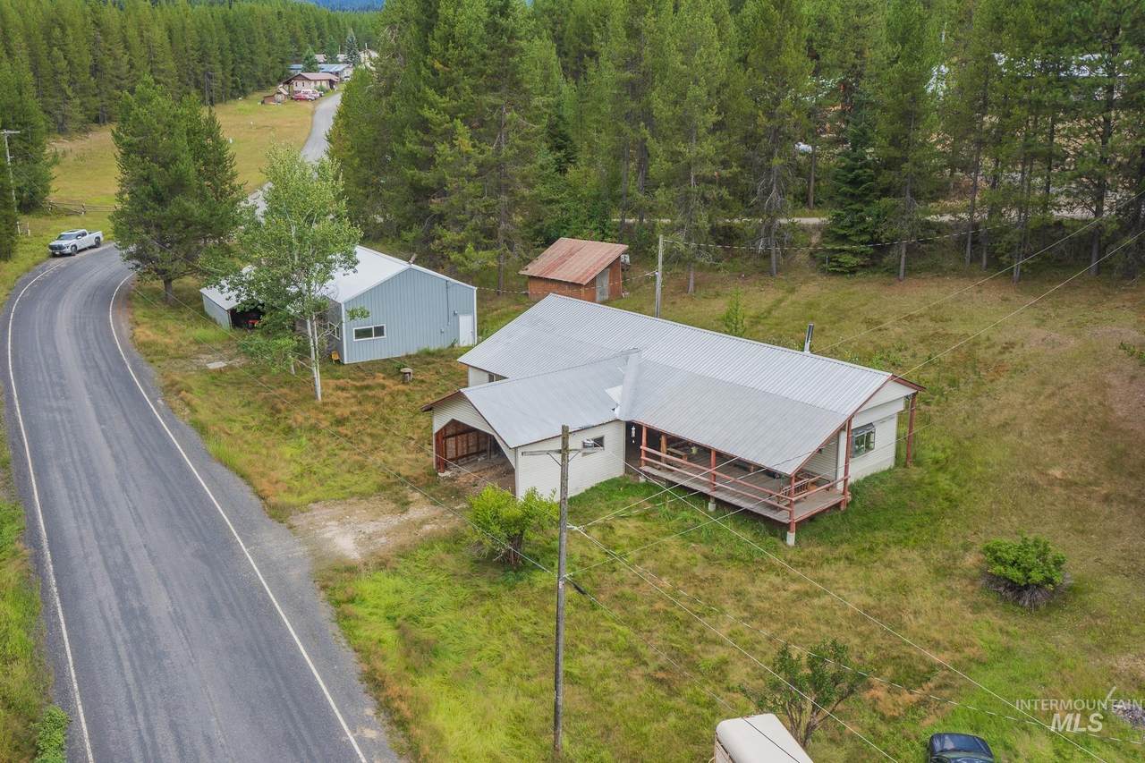 140 Ridgeway - Photo 1