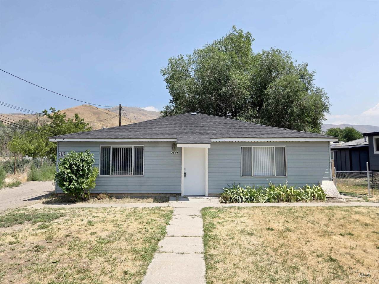 3844 Jason Ave - Photo 1