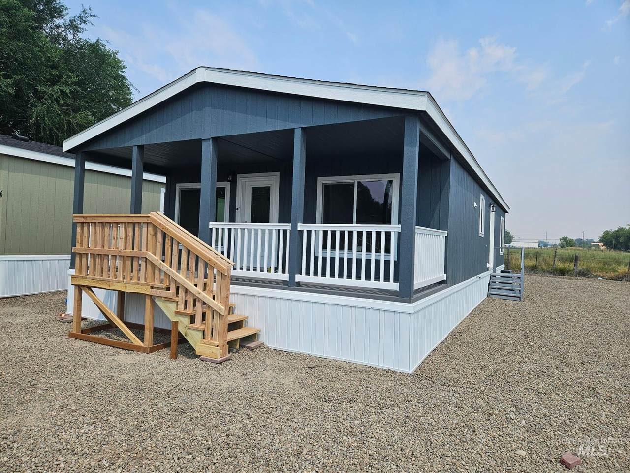 370 12th S - Photo 1