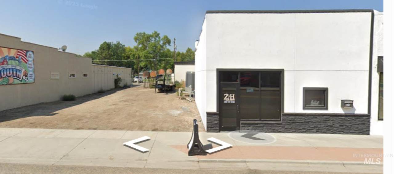221 & 219 Plymouth Ave - Photo 1