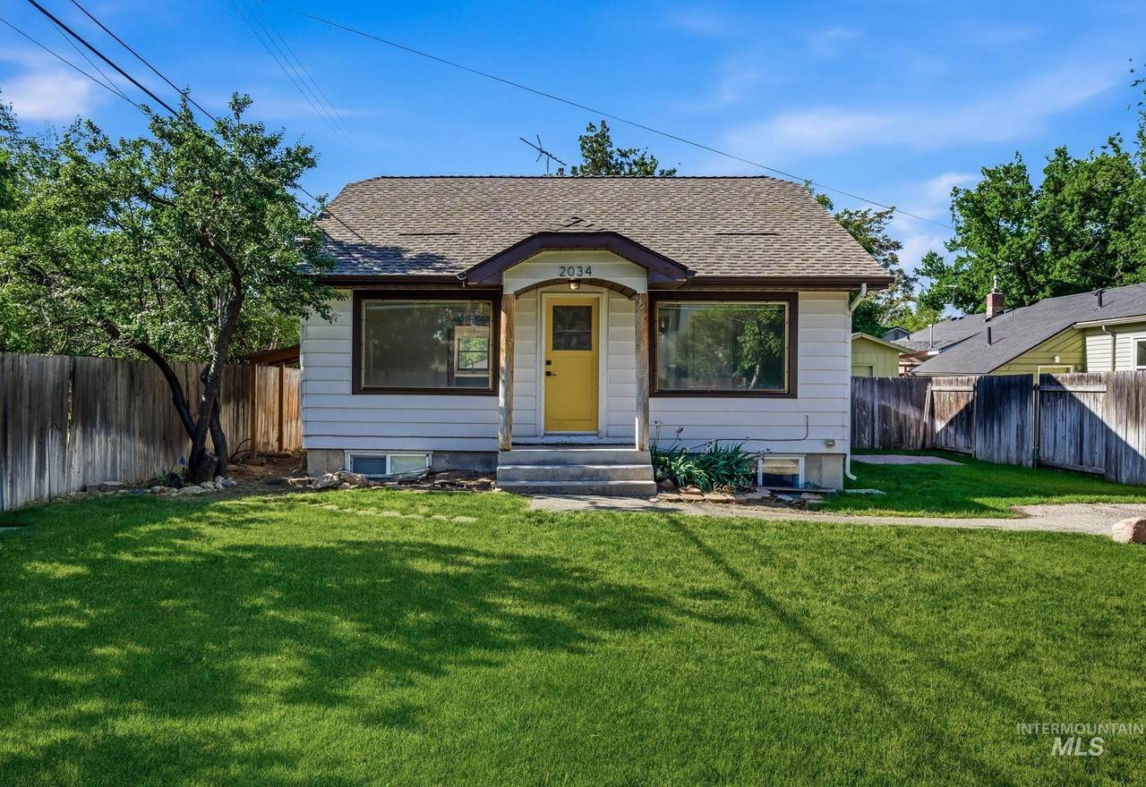 2034 Broxon - Photo 1