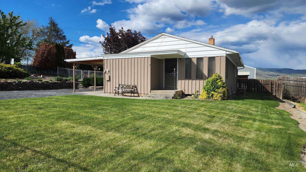812 Walk Ln - Photo 1