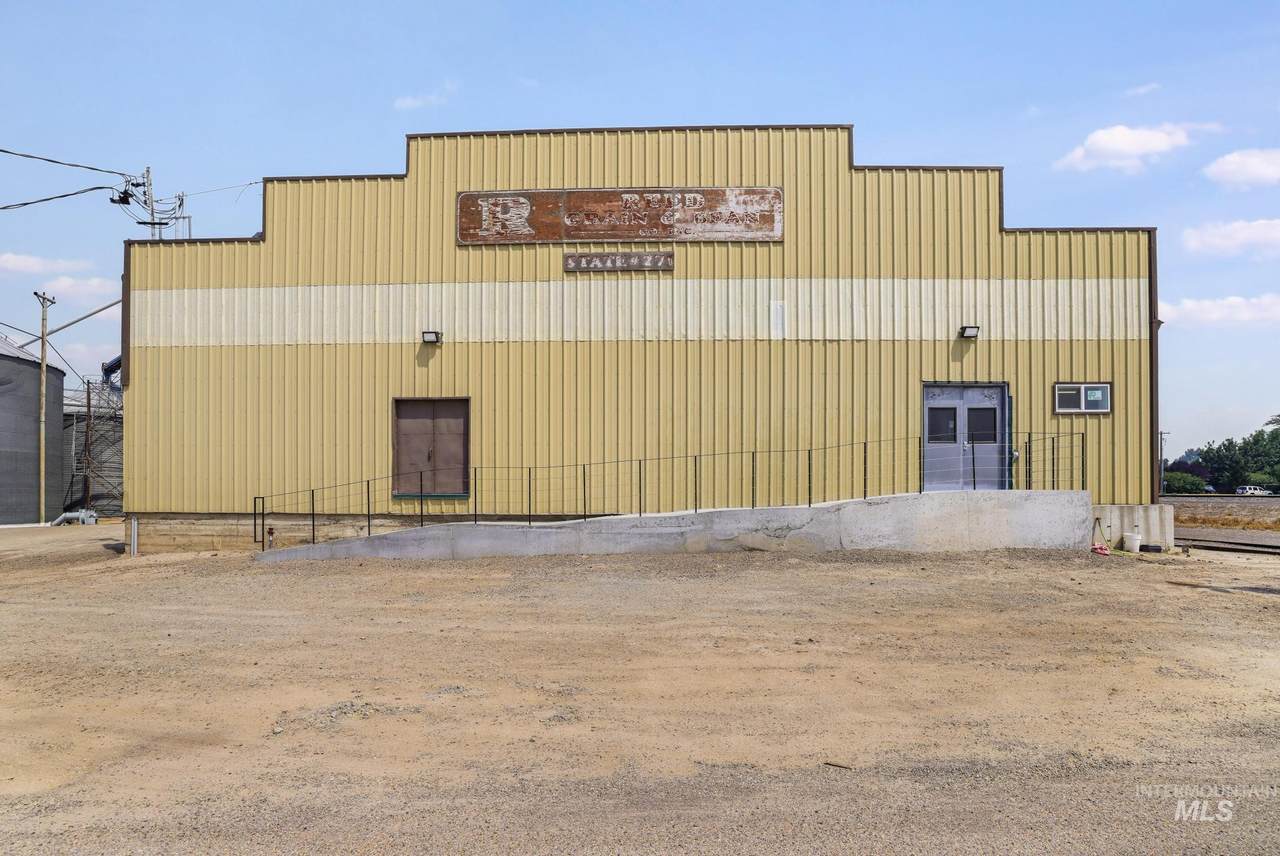 171 Main Street N - Photo 1