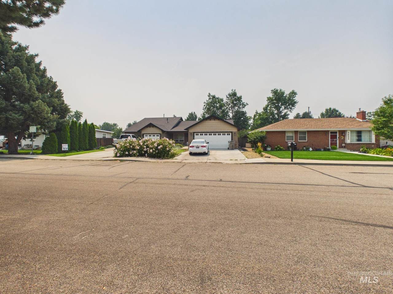 5619 Gage - Photo 1