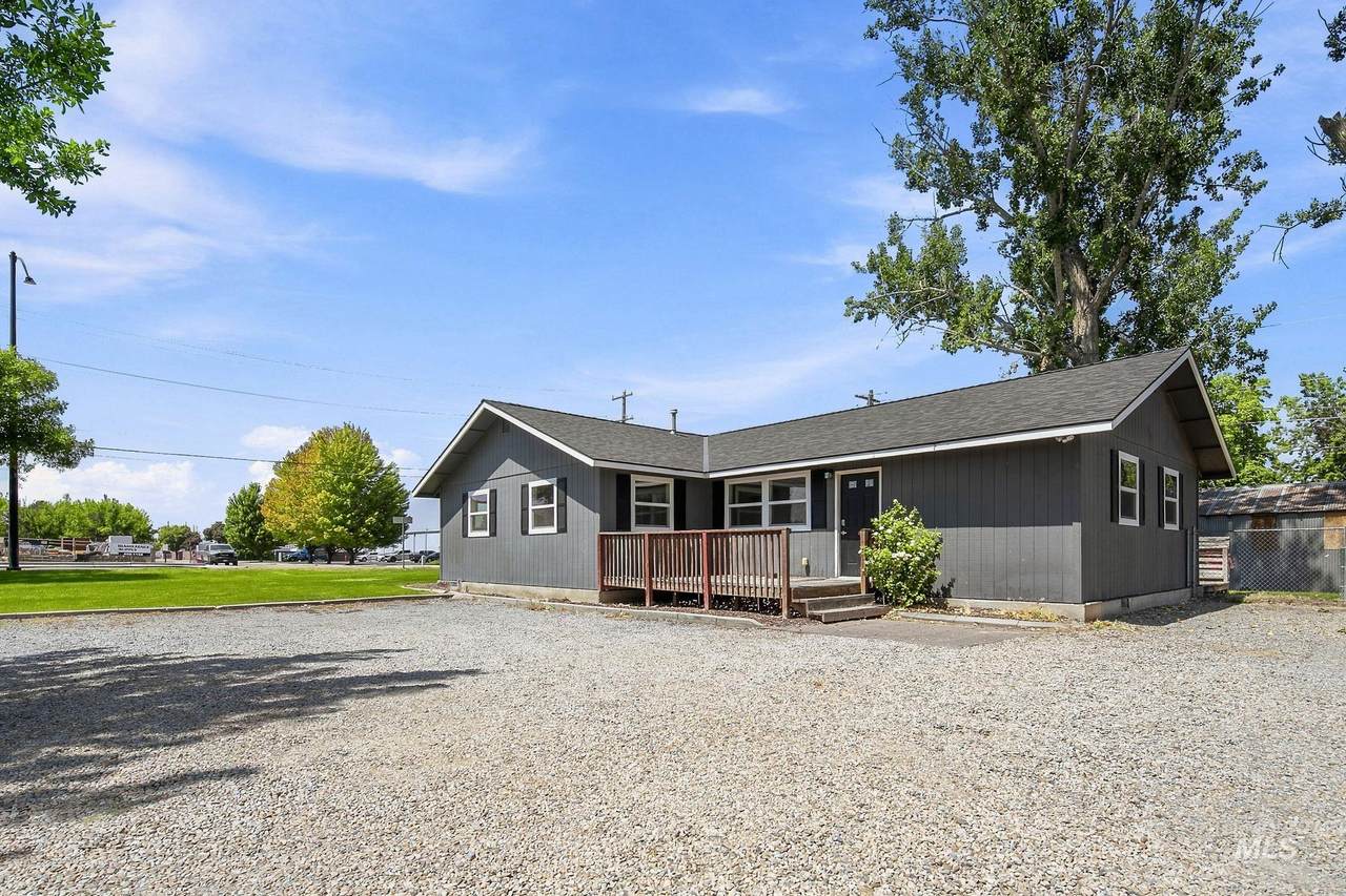 300 Meridian Rd - Photo 1