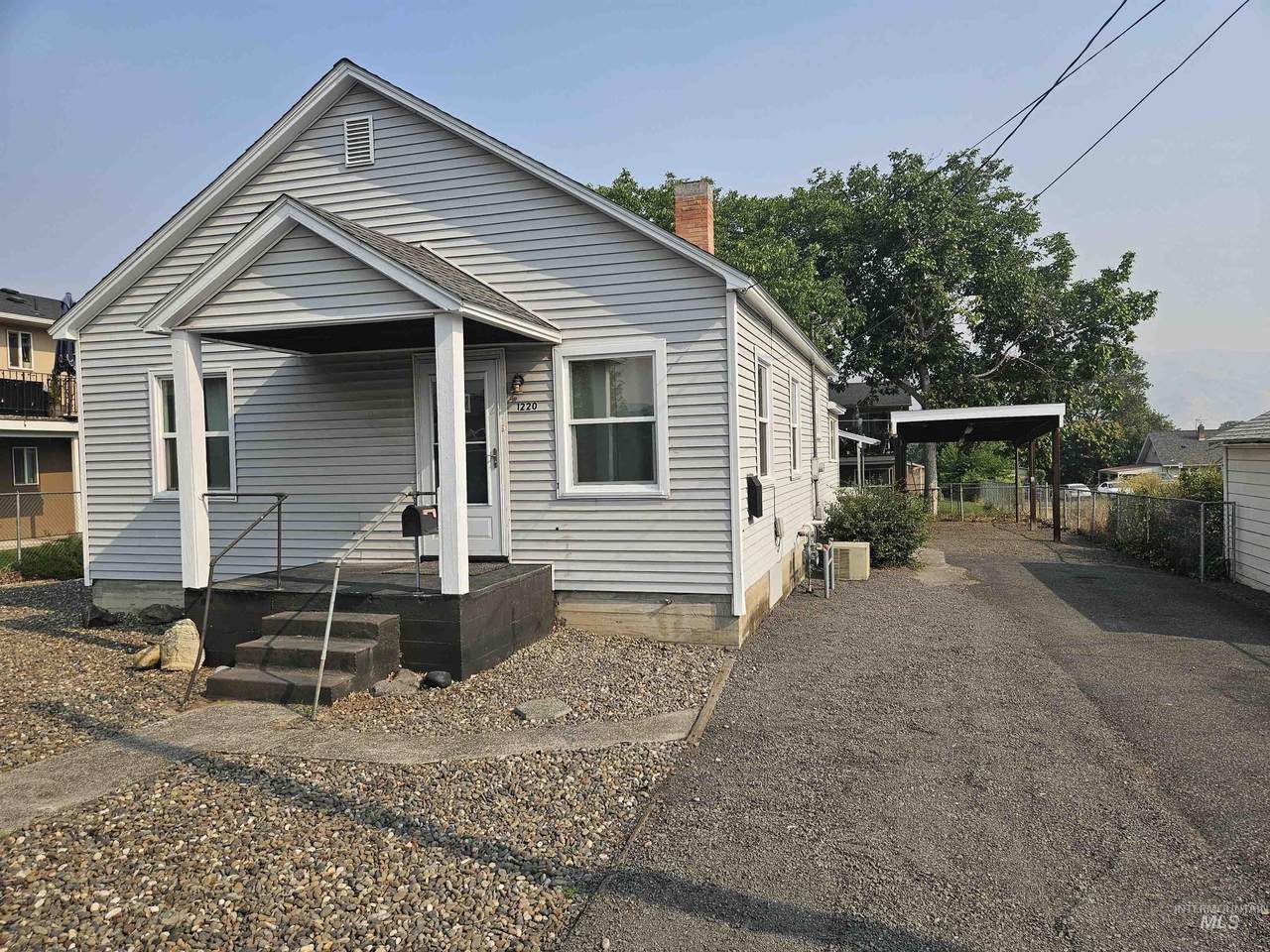 1220 Highland - Photo 1