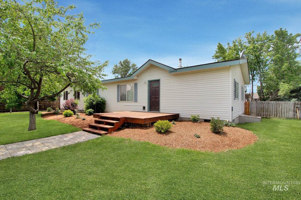 20409 Main St - Photo 1