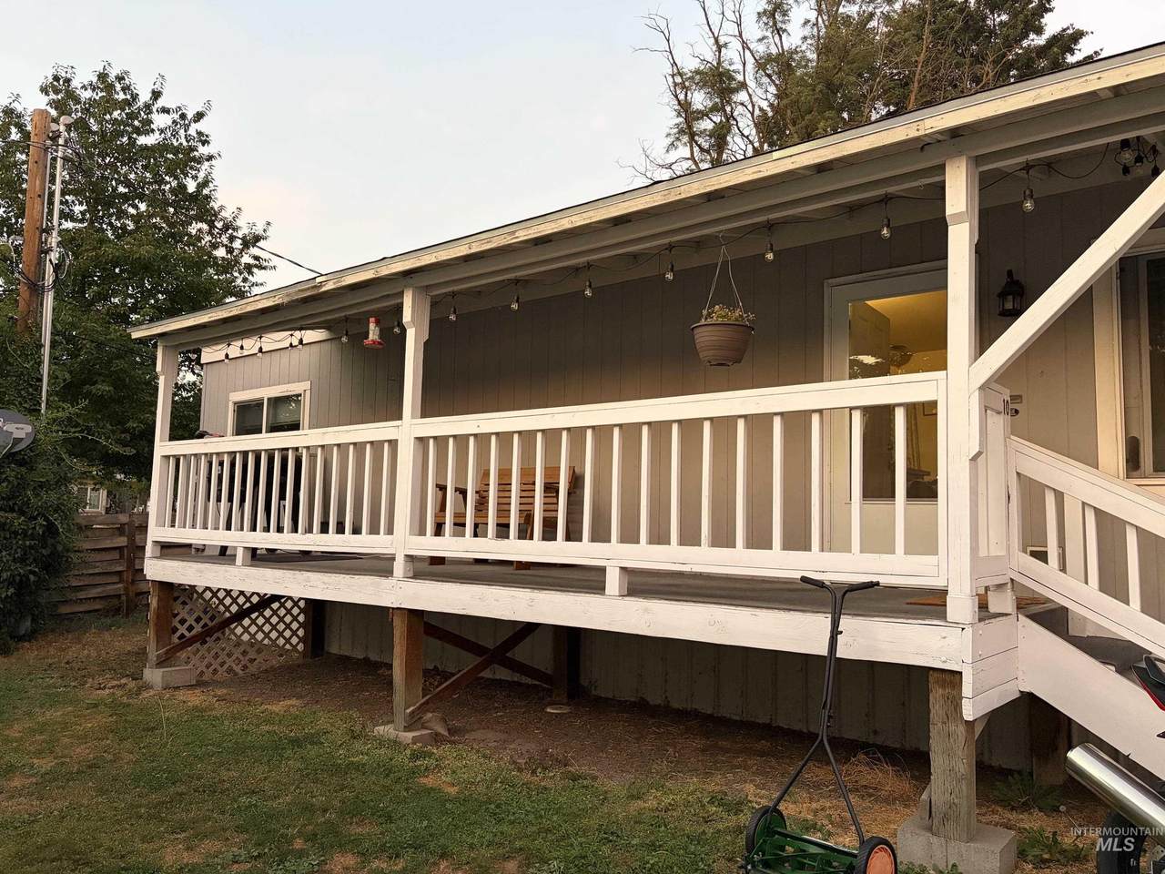 813 Warner Ave - Photo 1