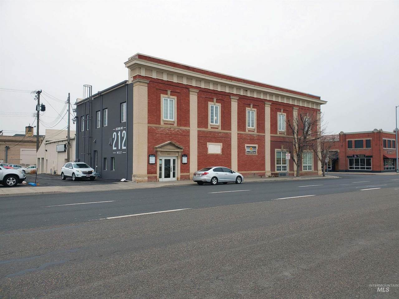 212 2nd Avenue W. - Photo 1