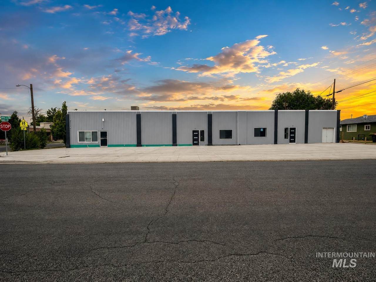 561 Main Ave - Photo 1