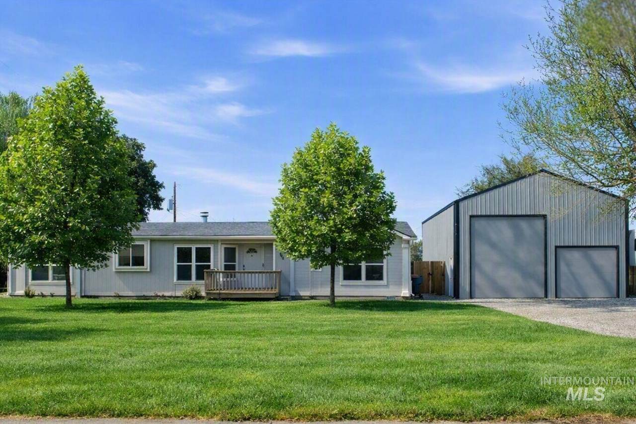 545 Conover - Photo 1