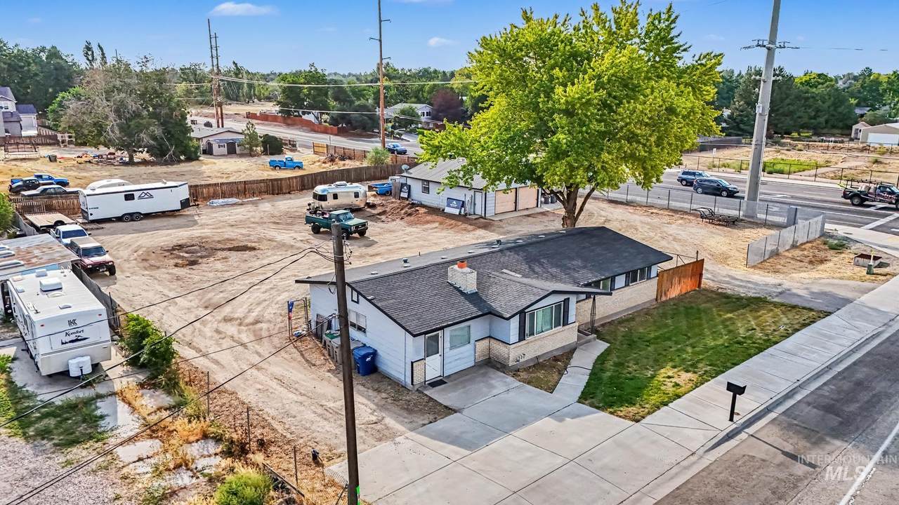 2944 Cloverdale Rd - Photo 1
