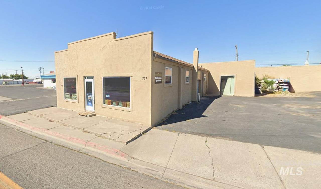 727 2nd Ave - Photo 1