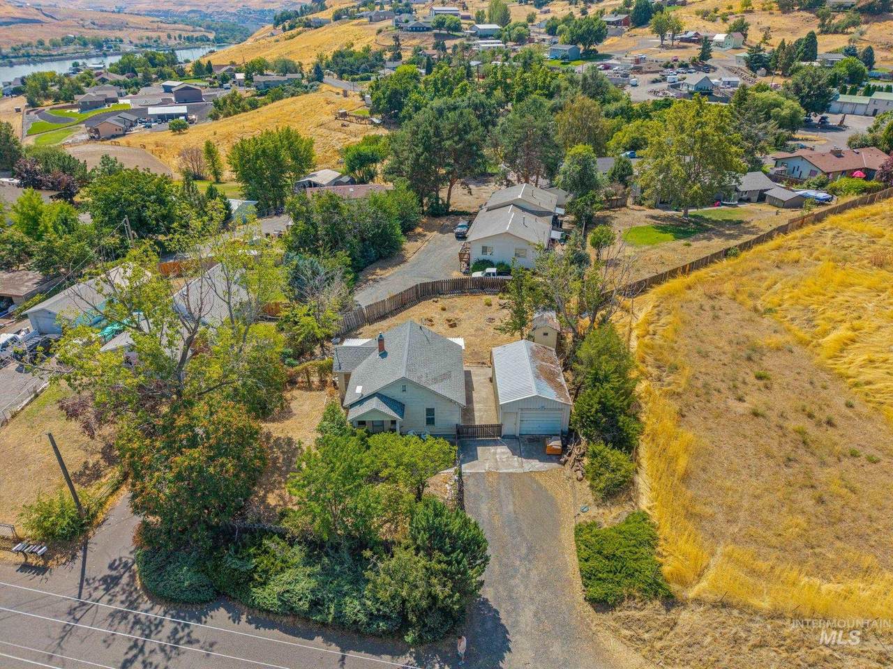 1069 Post Lane - Photo 1