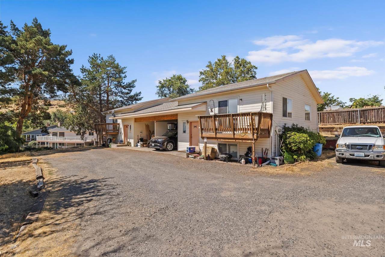 1071 Post Lane - Photo 1