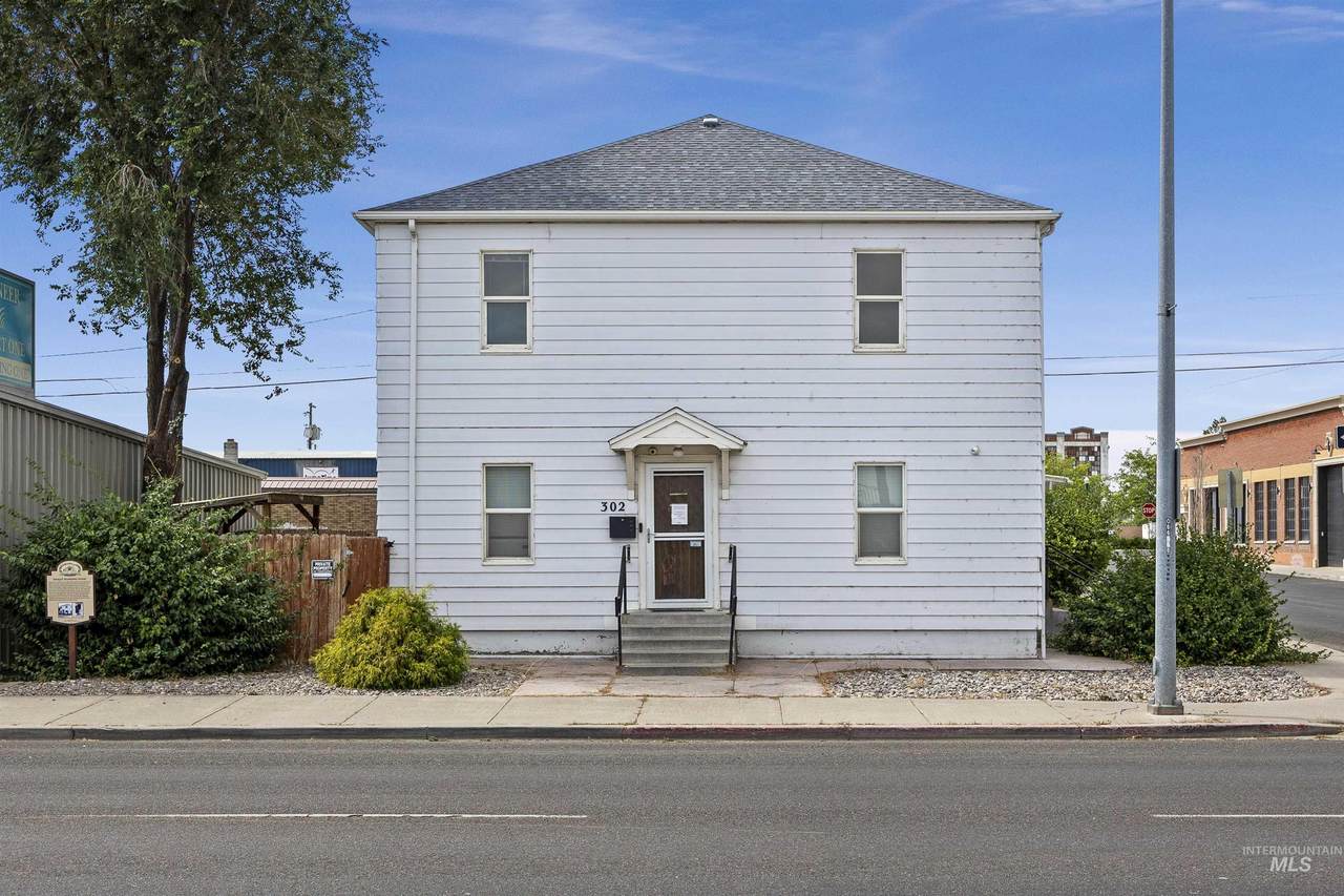 302 2nd Ave S - Photo 1