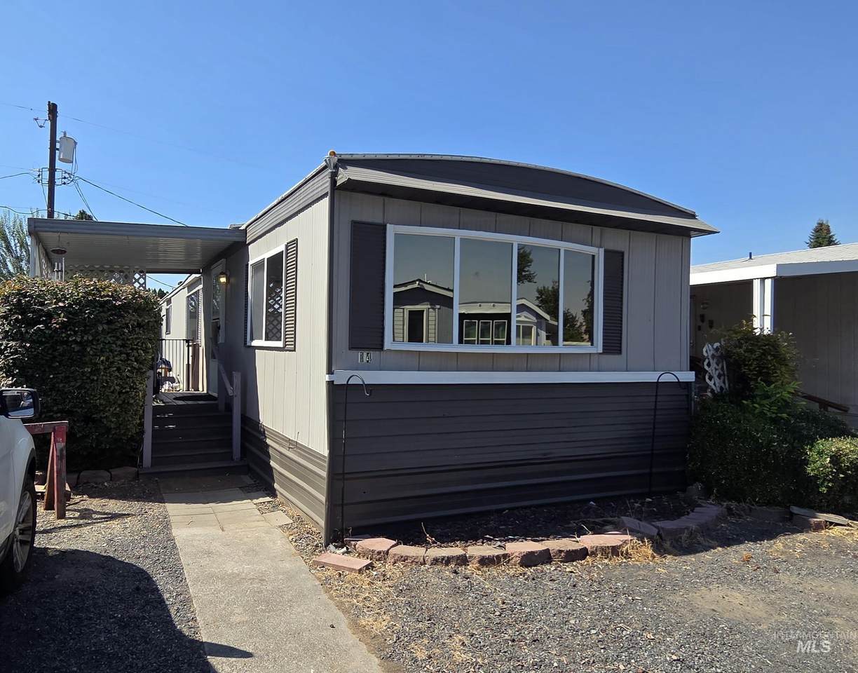 924 Vista - Photo 1