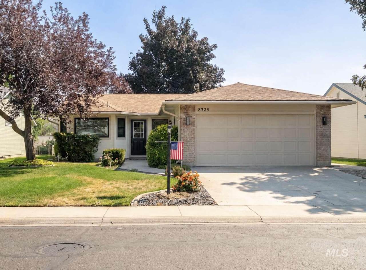 8325 Willowdale Dr - Photo 1