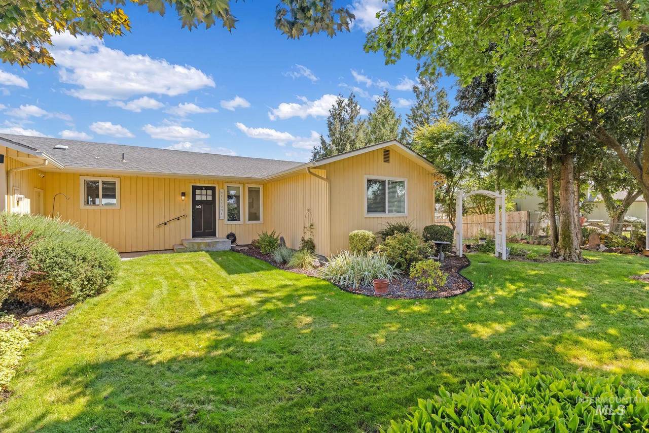 2746 Florence Court - Photo 1