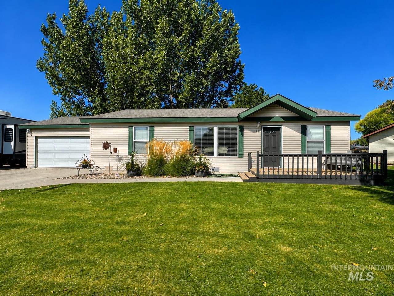 658 Crocus Ln - Photo 1
