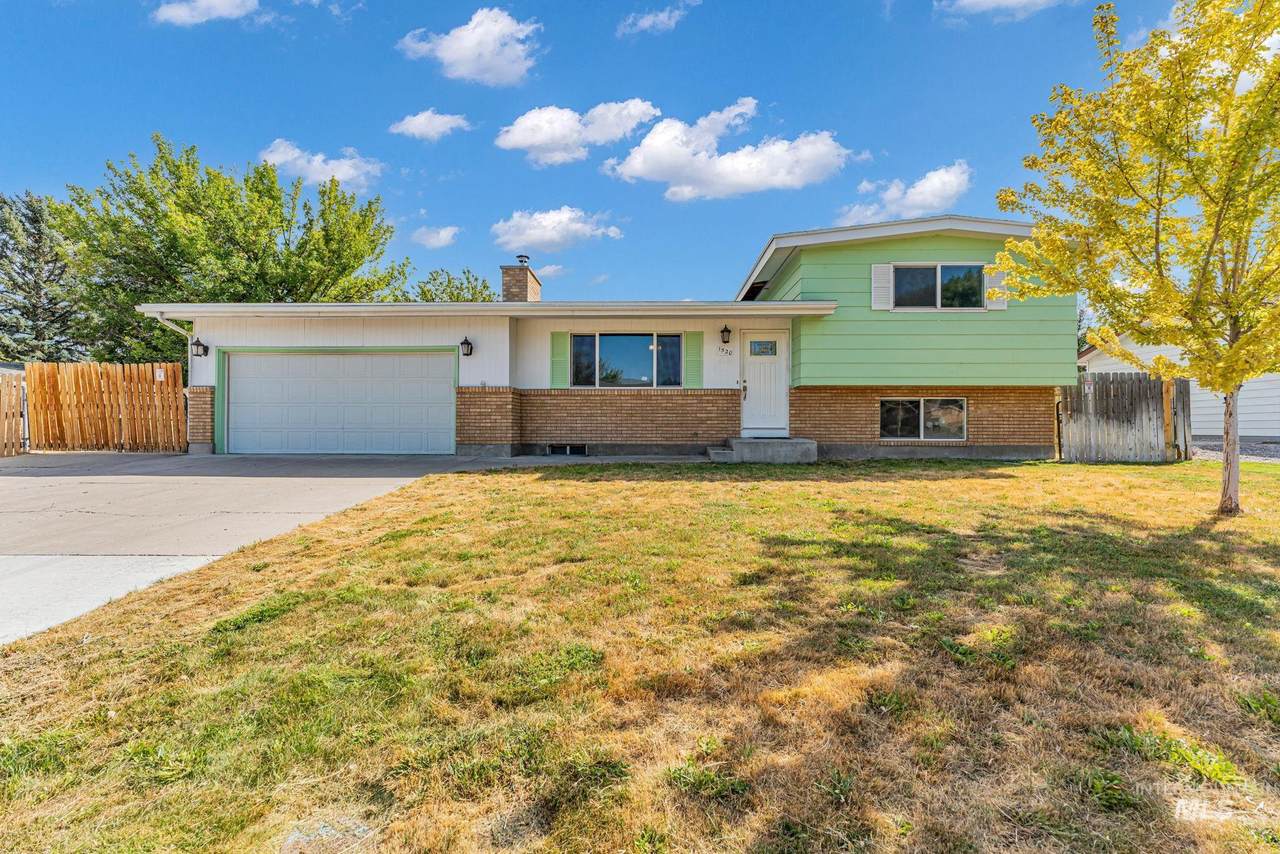  1520 Princeton Dr - Photo 1