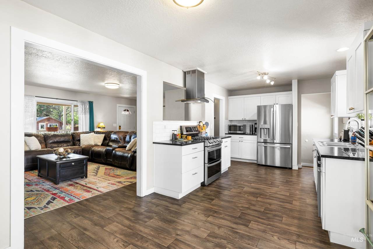 3510 Lassen Dr - Photo 1