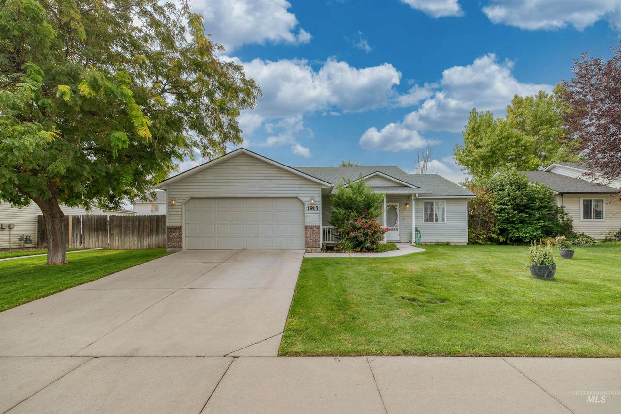 1915 Mountain Pointe Ave - Photo 1