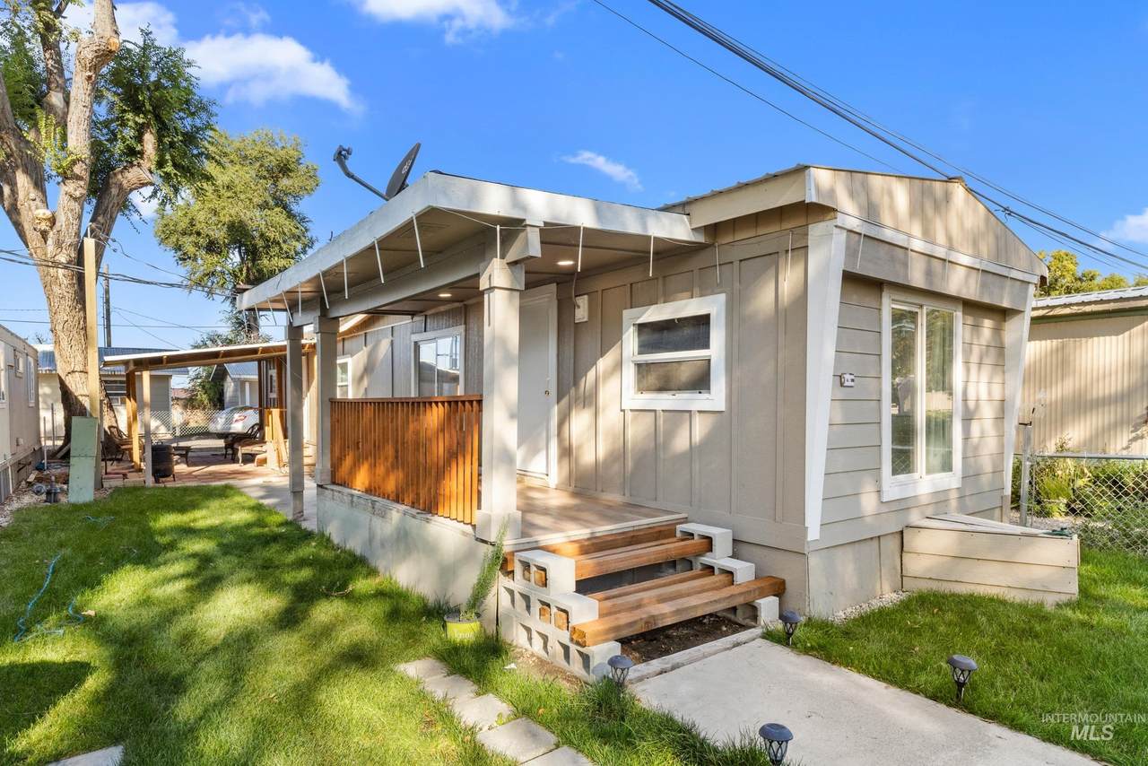 111 E. Simplot Blvd. - Photo 1