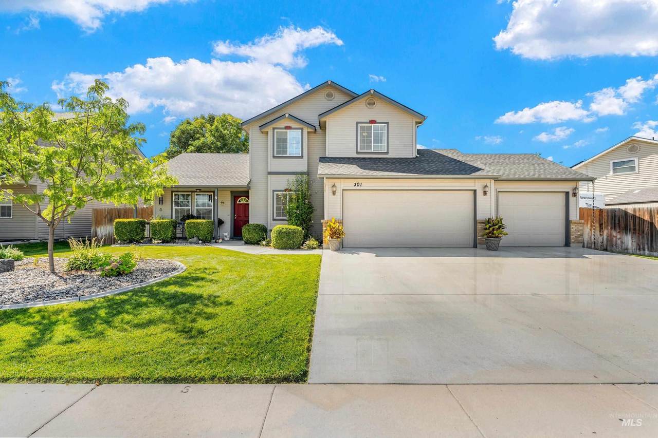 301 Summerwind Dr - Photo 1