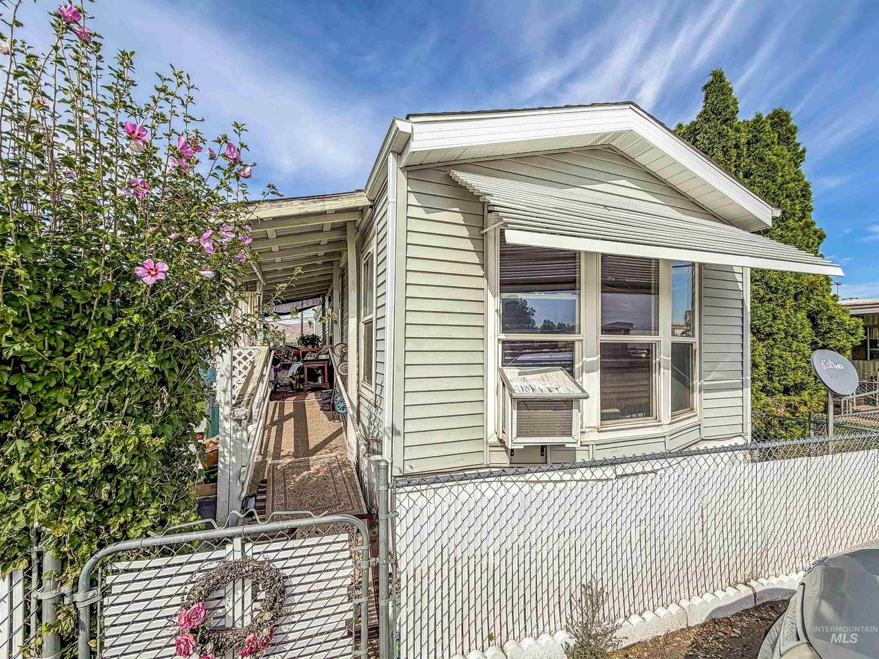 2515 Appleside Blvd - Photo 1