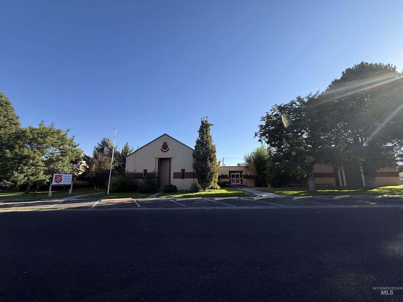 348 4th Ave N - Photo 1