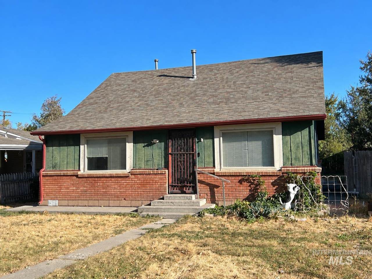 308 2nd Ave E - Photo 1